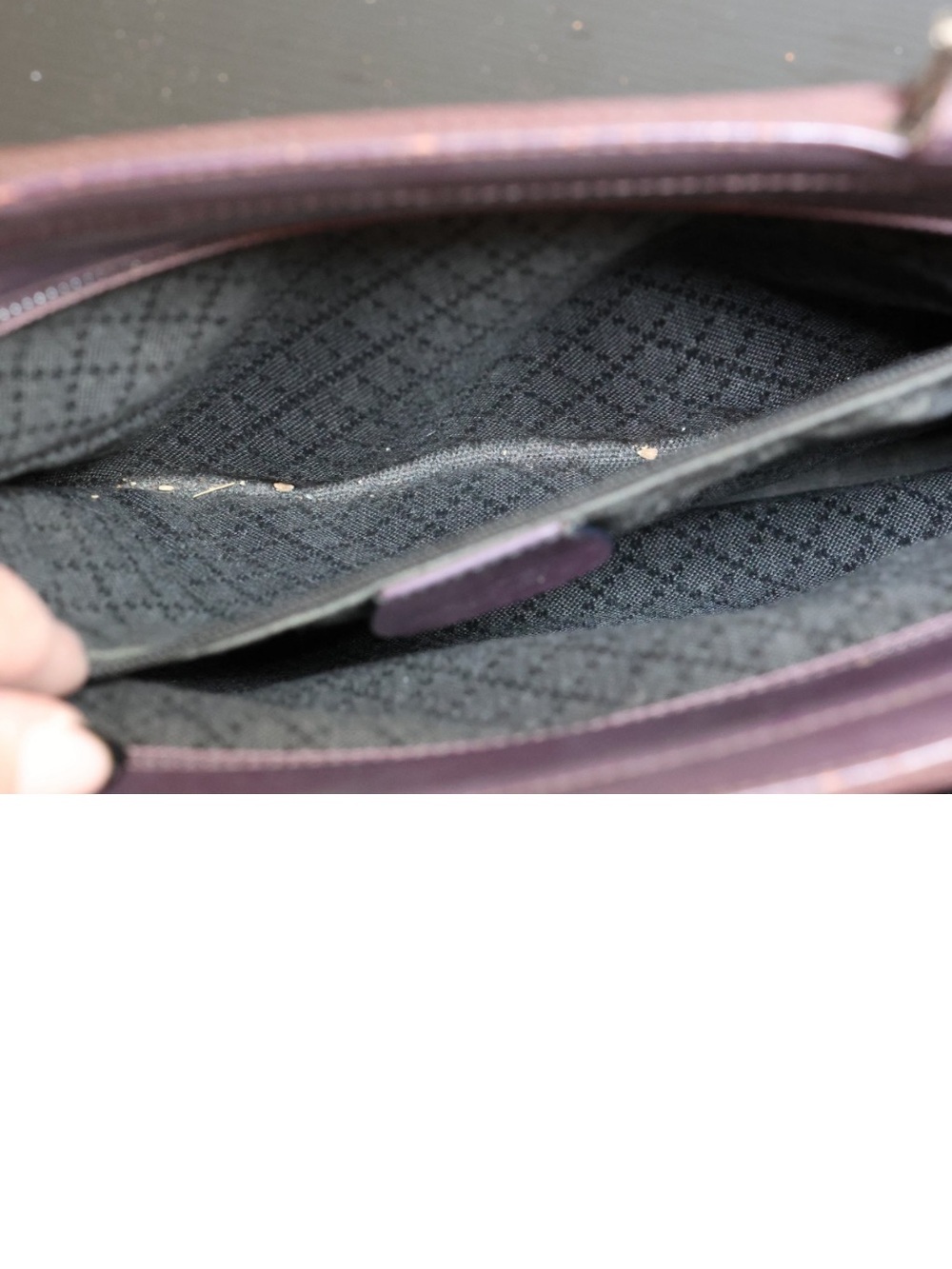 Vintage Gucci Ribbed Tote with Black Bamboo Handles - Picture 11 of 12